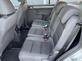 Volkswagen Touran 1.6 TDi DSG Serviska - náhled 11