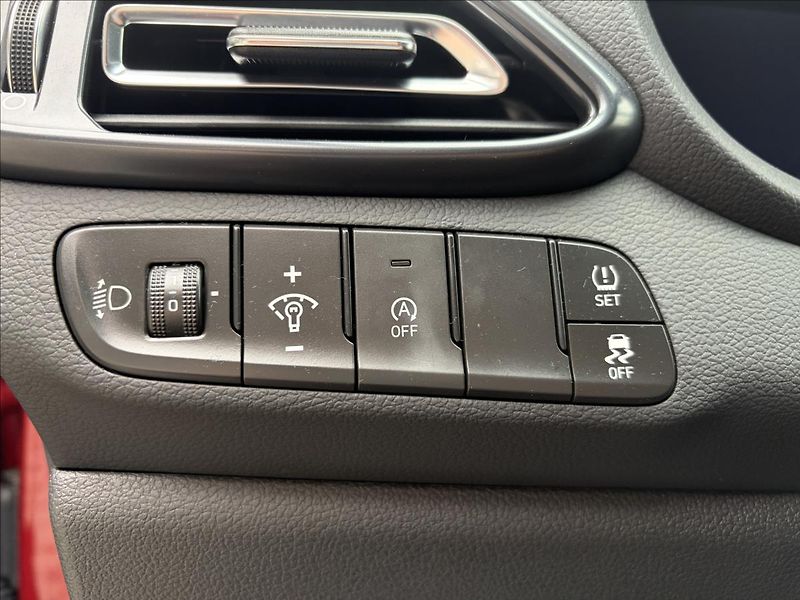 Hyundai i30 1,5 T-GDI N-Line - fotka 6 z 19