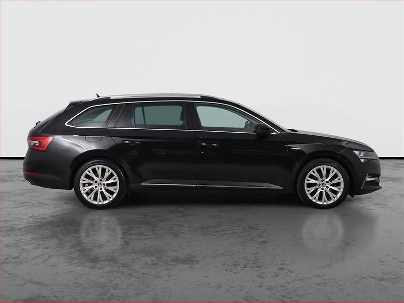 Škoda Superb (2023) Laurin&Klement 2.0 TDI - fotka 6 z 27