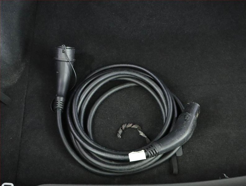 Volkswagen ID.4 (2021) 1st (82 kWh), SoH 87% - fotka 18 z 18