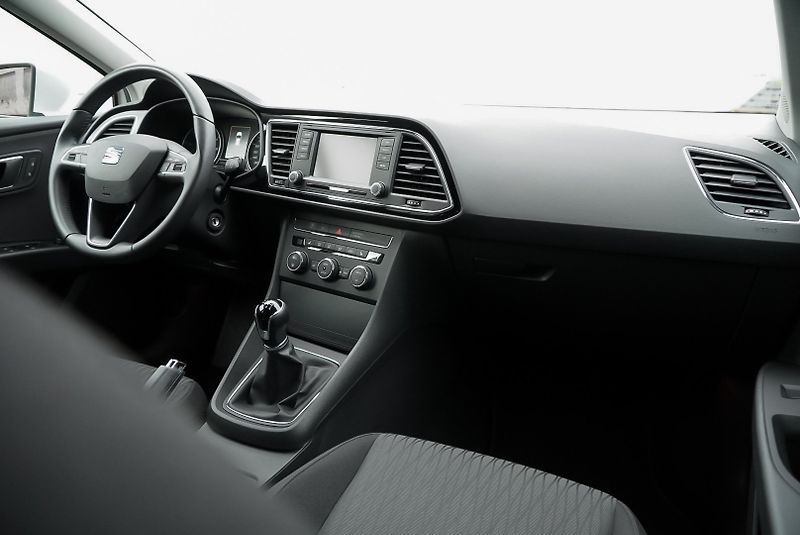 Seat Leon 1.4 TSI STYLE nové rozvody - fotka 14 z 33