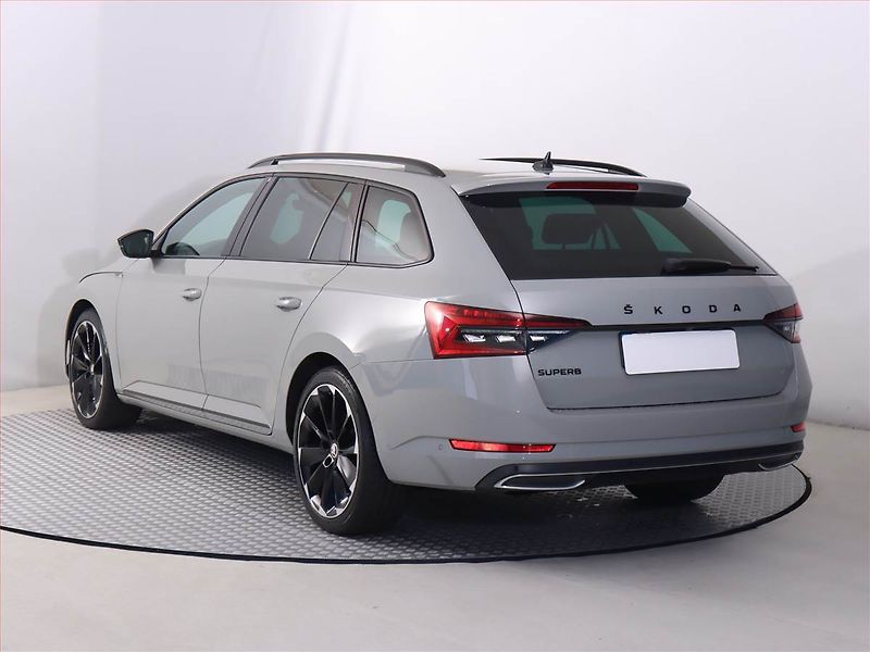 Škoda Superb (2022) Sportline 2.0 TDI - fotka 4 z 21