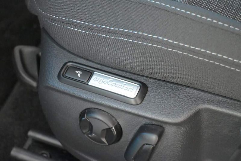 Volkswagen Passat (2022) 2.0 LED DSG ACC R-LINE Paket K - fotka 26 z 33