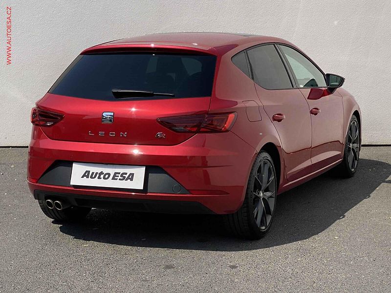 Seat Leon (2019) 1.5 TSi, FR, DSG, LED, panor - fotka 4 z 19