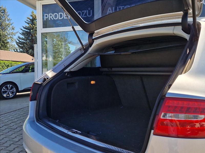 Audi A4 Avant 2,0 d ALUKOLA AUTOKLIMA - fotka 10 z 28