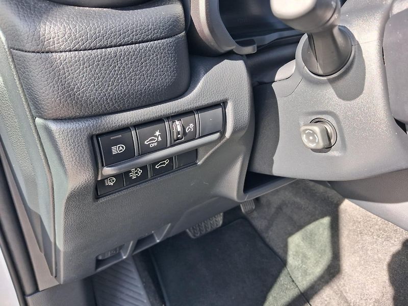 Toyota Land Cruiser 2.8 D-4D 6AT Executive MHEV AW - fotka 13 z 29