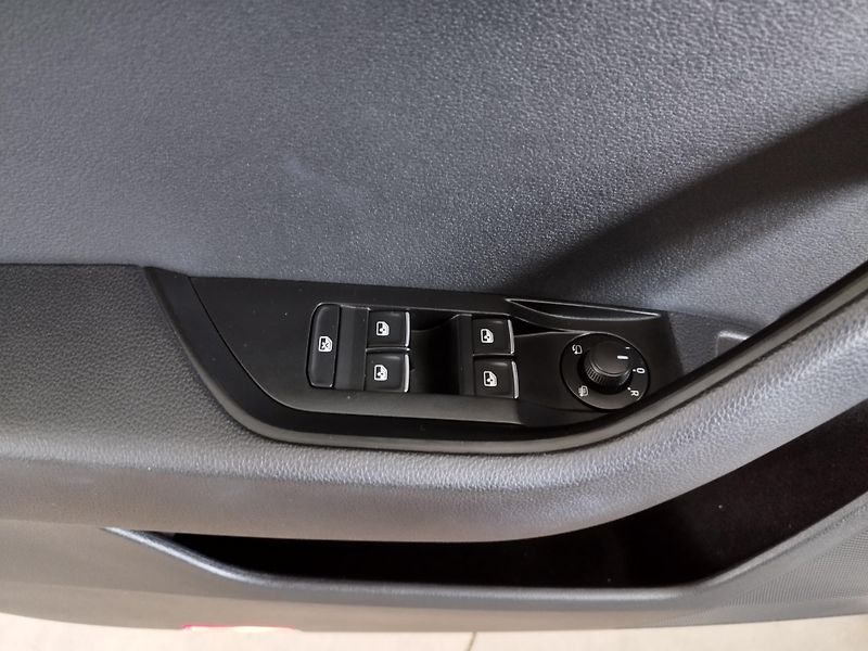 Škoda Superb (2017) TDI,110KW,L&K,DSG,NAVI,LED - fotka 17 z 33
