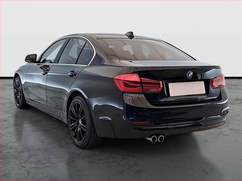 BMW Řada 3 (2015) Sport Line 320 d xDrive, 4X4 - fotka 4 z 21