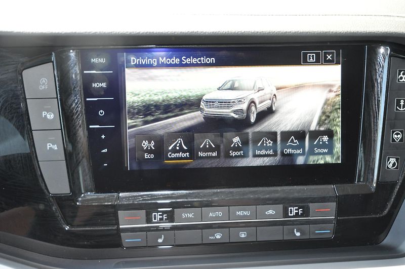 Volkswagen Touareg 3.0TDi V6 170kW 4x4 Automat - fotka 22 z 27