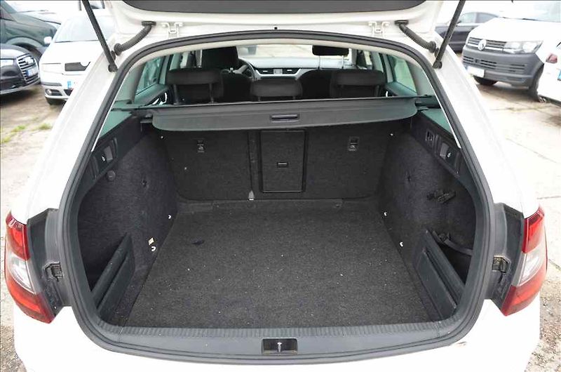 Škoda Octavia (2017) COMBI III. 1,6 TDI - fotka 26 z 26