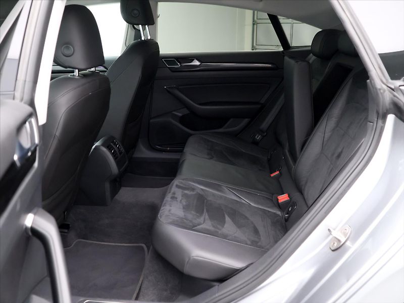 Volkswagen Arteon 2,0 TDI 140kW DSG Elegance CZ - fotka 13 z 27