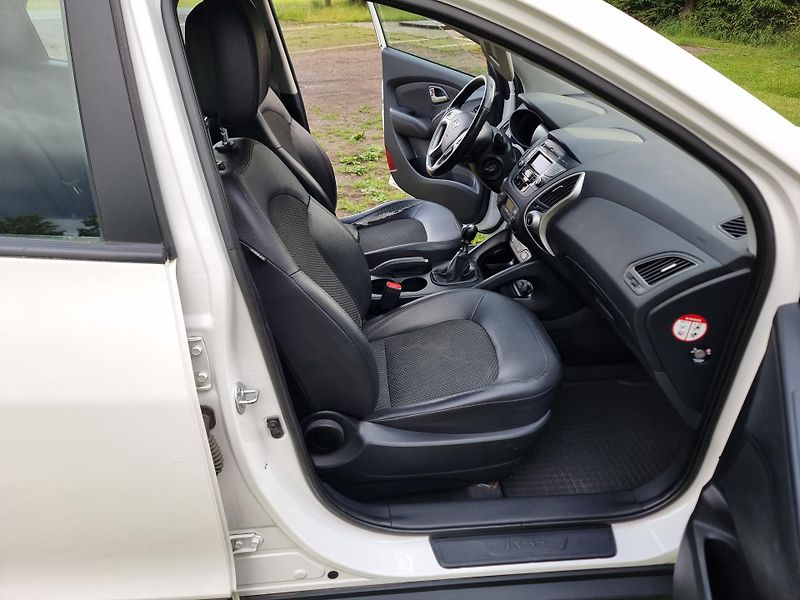 Hyundai ix35 (2012) Auto ve velmi dobrém stavu - fotka 10 z 16