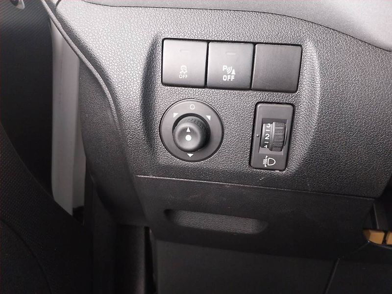 Citroën Berlingo (2018) Feel 1.6 BlueHDi, 5Míst, ČR - fotka 16 z 18