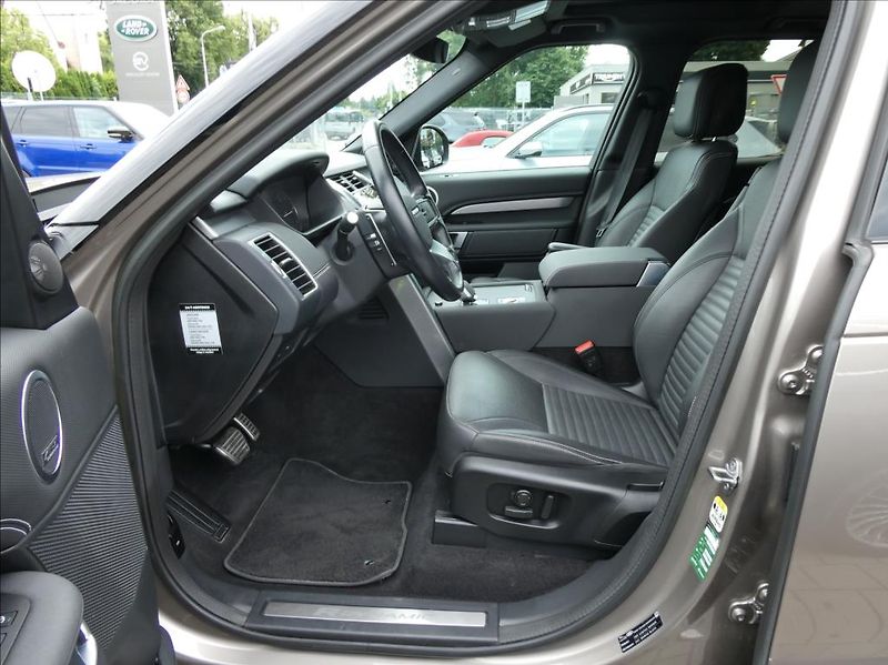 Land Rover Discovery 3,0 D250 R-Dynamic SE 1Maj DPH - fotka 12 z 51