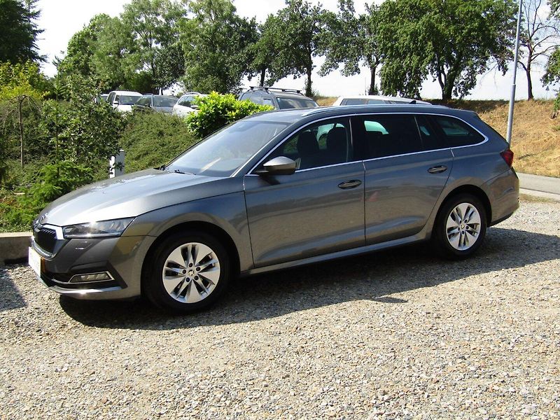 Škoda Octavia (2022) 2.0 TDI 85kW DSG  TOP QUALITY - fotka 2 z 45