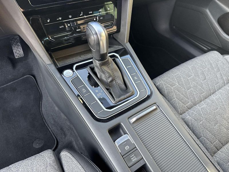 Volkswagen Passat (2023) Variant 2.0 TDI 4x4 DSG Busine - fotka 23 z 34
