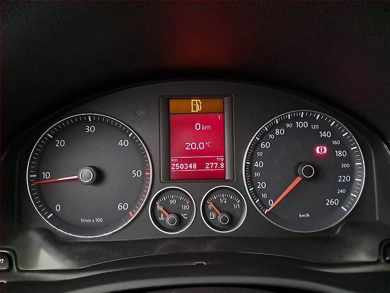 Volkswagen Golf (2009) 1.9 TDI, po STK, oblíbený vůz - fotka 11 z 15
