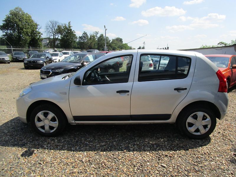 Dacia Sandero 1.2 - 55KW - NOVÝ OLEJ+STK - fotka 3 z 15