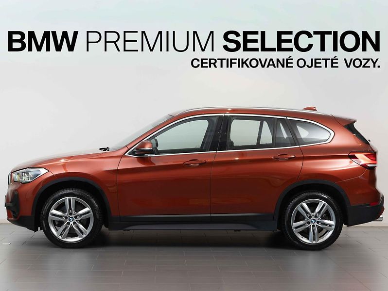 BMW X1 xDrive20i - fotka 2 z 22
