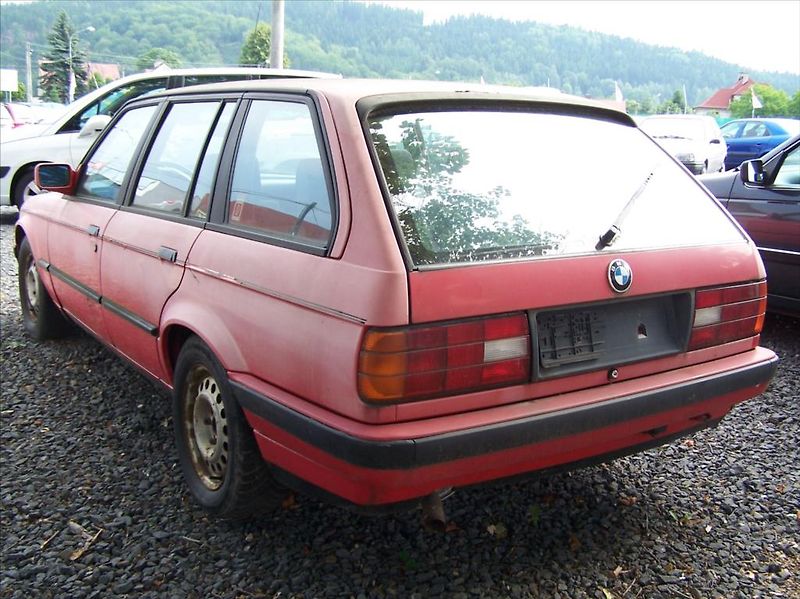 BMW Řada 3 1.8 VETERÁN Vada motoru, koroz - fotka 3 z 15