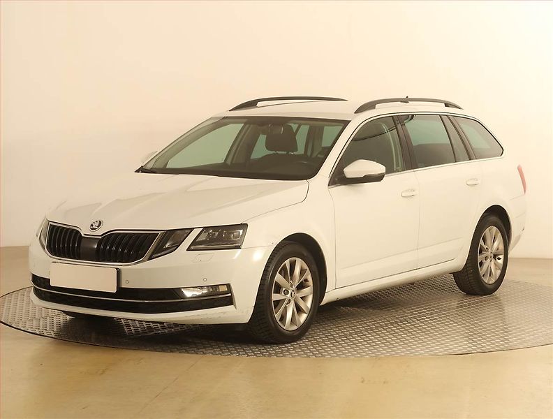 Škoda Octavia (2020) 1.5 TSI, Serv.kniha, Tempomat - fotka 2 z 17
