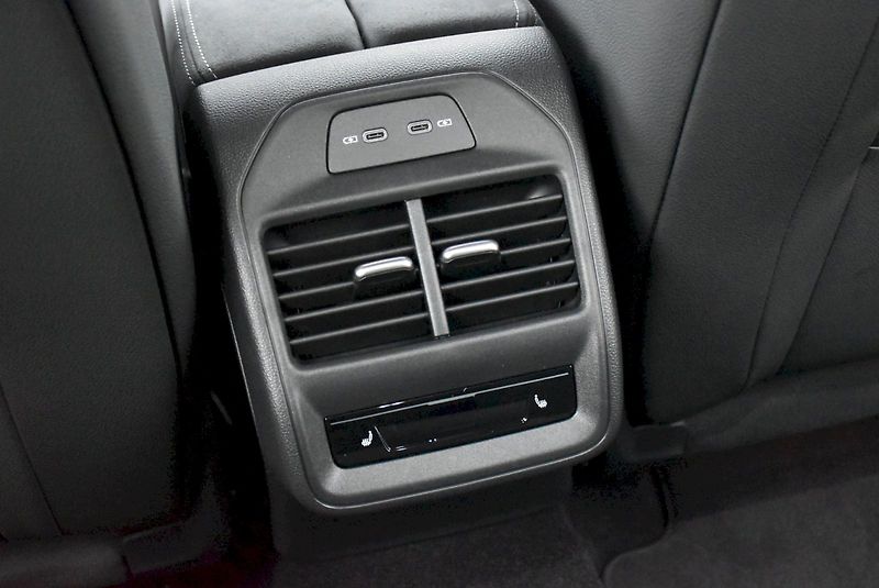 Škoda Superb (2025) Combi Sportline 2,0 TDI 142 kW - fotka 20 z 42