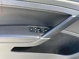 Volkswagen Golf (2015) 1.6TDI, Navi - náhled 11