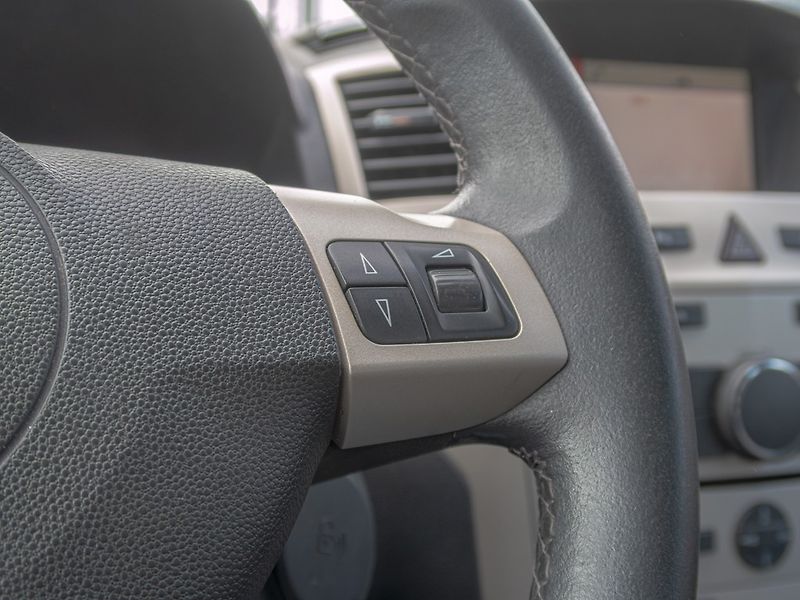 Opel Zafira (2008) 1.9CDTi 88KW SPORT – 7 sedadel - fotka 16 z 48