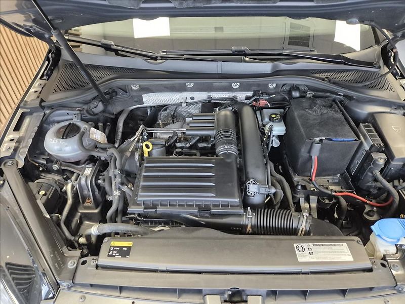 Volkswagen Golf 1.2 TSI EDITION - fotka 22 z 22
