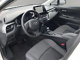 Toyota C-HR (2023) 1.8 e-CTV 72kW, ČR, 1. Maj., S - náhled 24