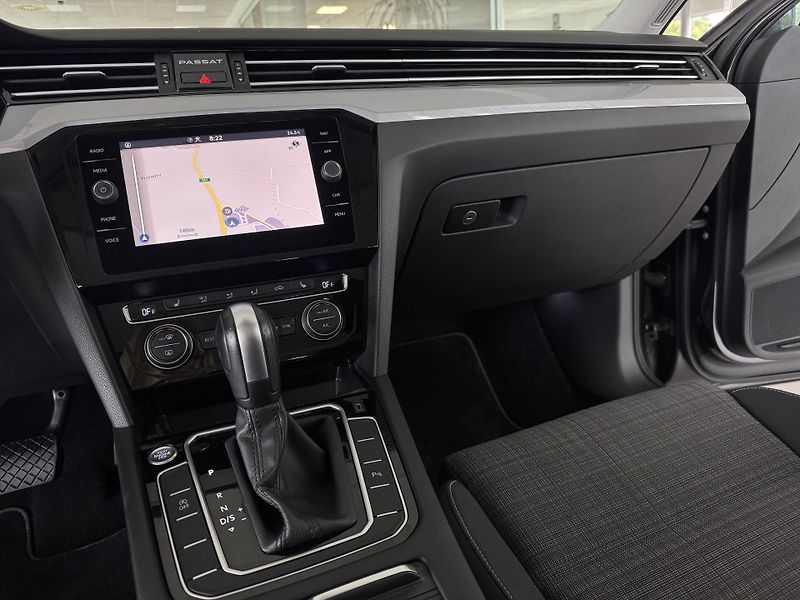 Volkswagen Passat 1,5TSI 110kW DSG*Navi*Kamera - fotka 18 z 35