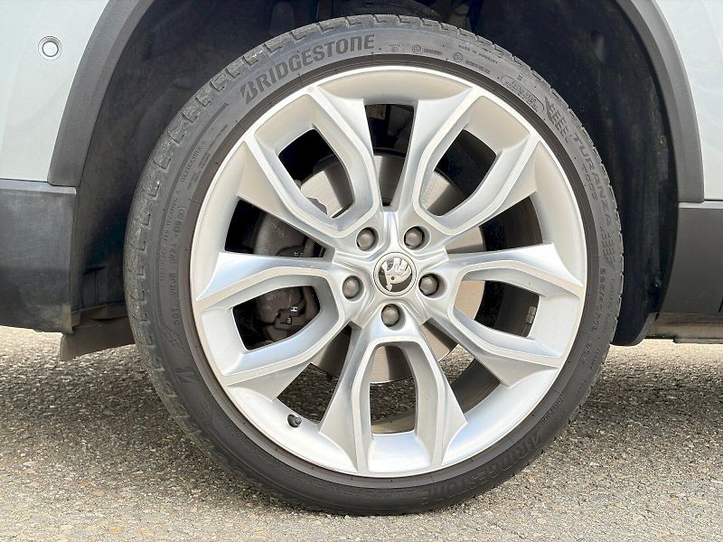 Škoda Karoq (2020) DSG 1.5 TSI / 110 kW / STYLE - fotka 34 z 35