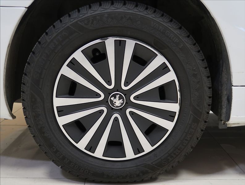 Peugeot Partner Tepee 1,6 BLUEHDi 1. MAJ ČR DPH - fotka 44 z 47