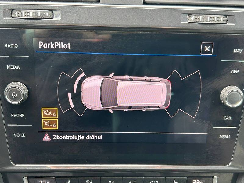 Volkswagen Golf (2020) 1.6 TDI 85 kW MANUÁL - fotka 34 z 35
