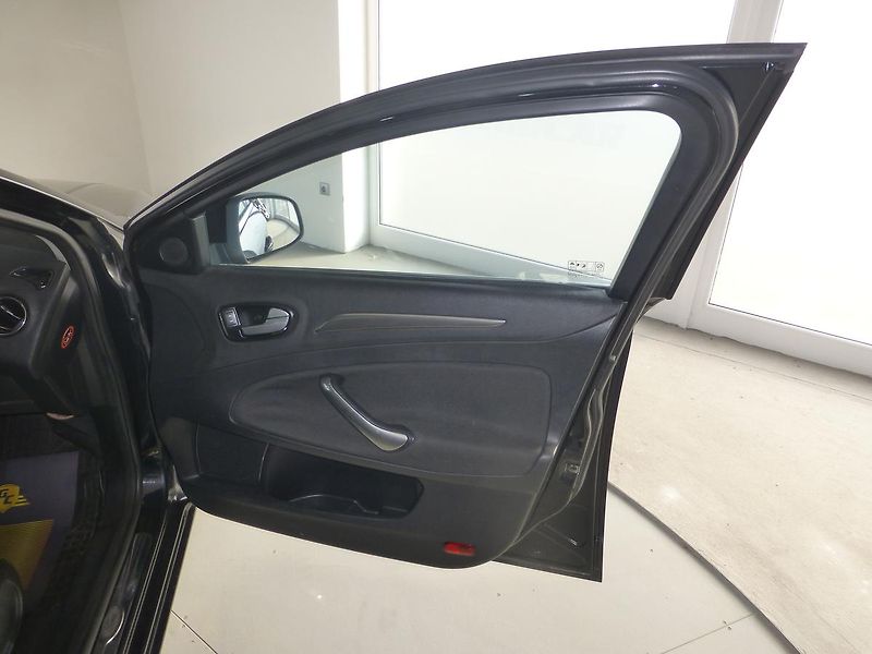 Ford Mondeo (2008) 2,0TDCI*DIGIKLIMA***ALU**TAŽNÉ - fotka 18 z 25
