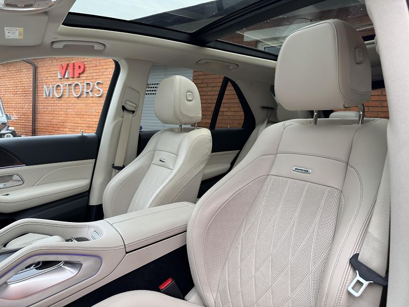 Mercedes-Benz GLE 53AMG-4M-R22-PANO-DESIGNO-ČR - fotka 12 z 34