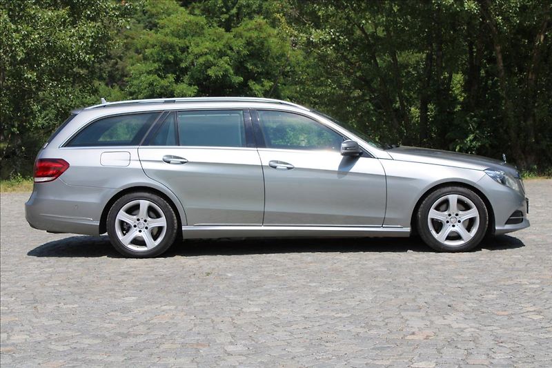 Mercedes-Benz Třídy E 350CDI 4M/ACC/KEYLESS/DPH - fotka 7 z 46