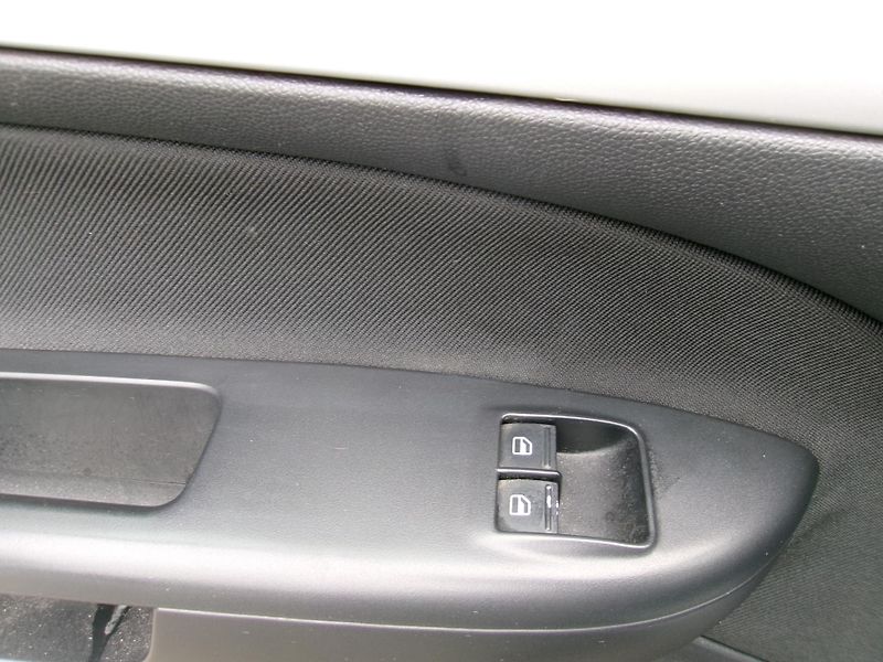 Škoda Octavia (2008) 1.6i - fotka 11 z 15
