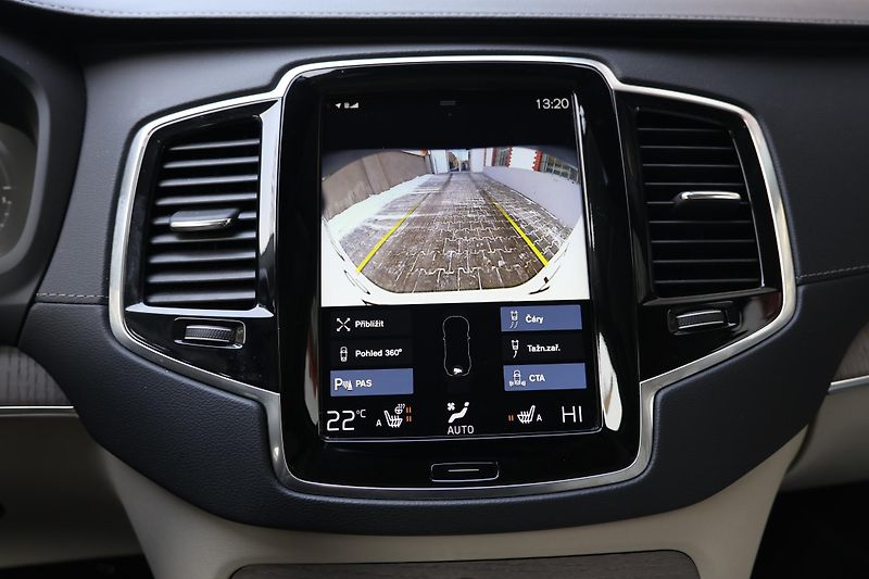 Volvo XC90 (2021) T8 AWD Plug-in Hybrid - fotka 17 z 25