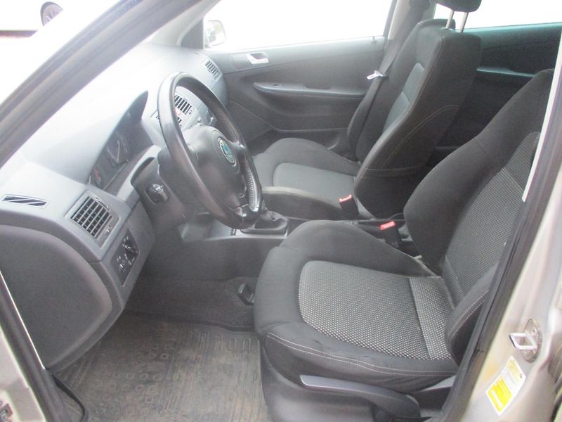 Škoda Fabia 1.9 TDi KLIMA +SADA KOL - fotka 10 z 34