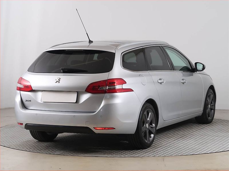 Peugeot 308 (2017) 1.6 BlueHDi, Serv.kniha, Navi - fotka 5 z 17