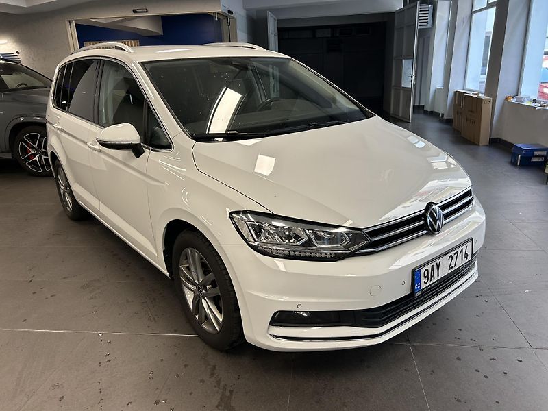 Volkswagen Touran (2023) 2.0TDi Highline LED Kamera TZ - fotka 1 z 35