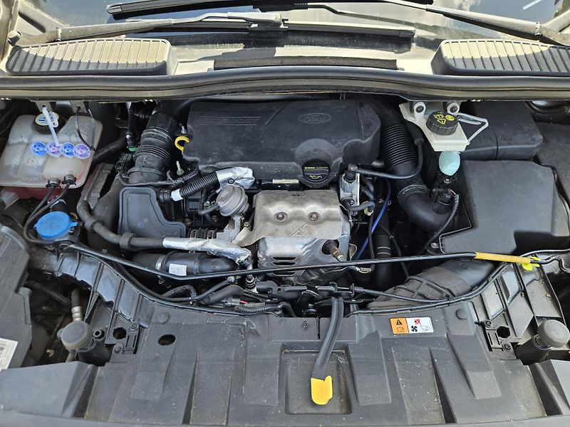 Ford Grand C-MAX (2015) 7 MÍST,HEZKÝ STAV,  SPLÁTKY  - fotka 22 z 27