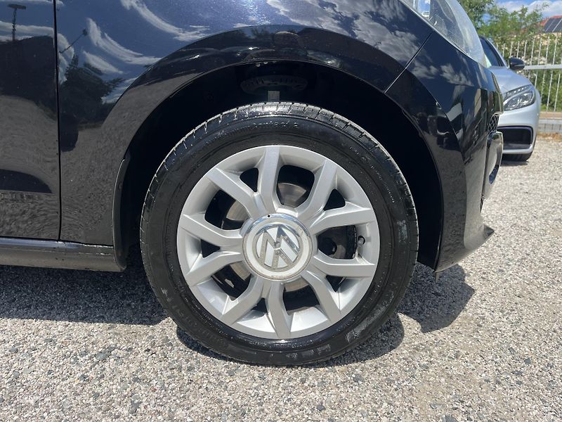 Volkswagen up! (2012) 1.0i 55Kw Klima REZERVACE - fotka 9 z 18