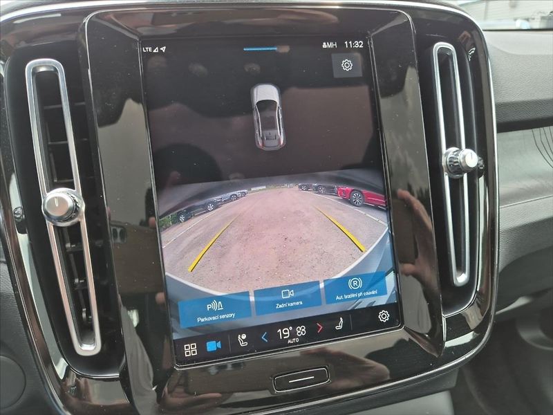 Volvo C40 0,0 Recharge Plus - fotka 14 z 18
