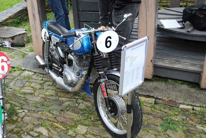 Suzuki 125 Thomase Schulzeho z roku 1986.