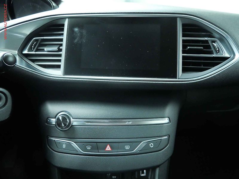 Peugeot 308 (2018) 1.2 PT, ČR, Active - fotka 13 z 21