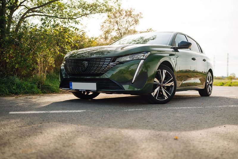 Peugeot 308 (2022) Allure Hybrid 180 - fotka 5 z 26
