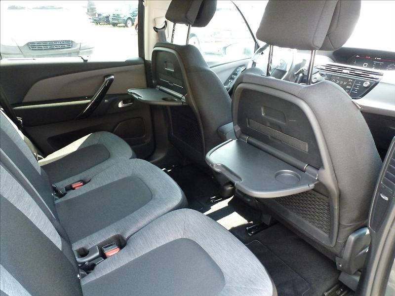 Citroën C4 Picasso 1,2 PureTech 130 6MAN Turbo Od - fotka 27 z 55