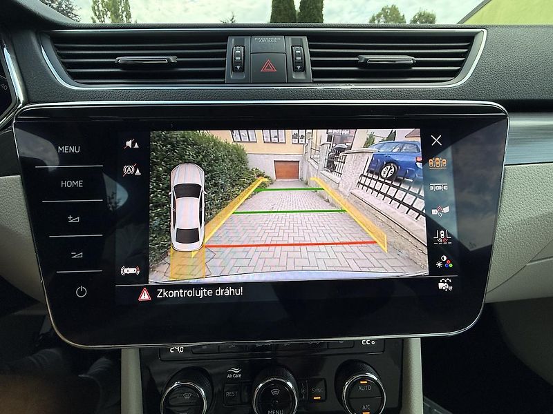 Škoda Superb (2022) iV 1,4TSi 160kW STYLE DCC TAŽN - fotka 25 z 26